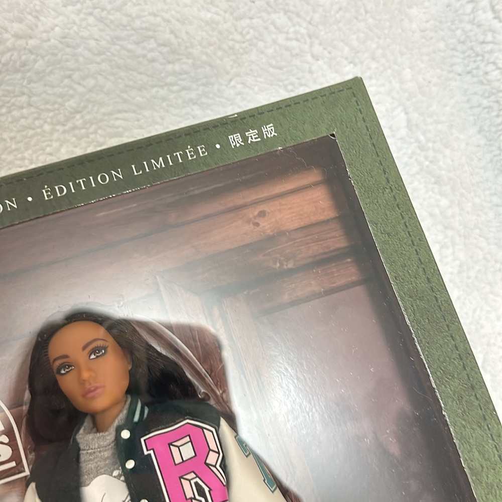 Set of 2 Barbie x 50 Roots Limited Edition Dolls - Picture 6 of 13
